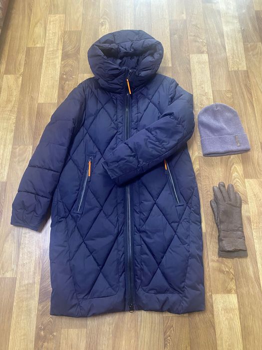 Тепла, легка, зимова подовжена куртка — ідеальна для холодної пори!