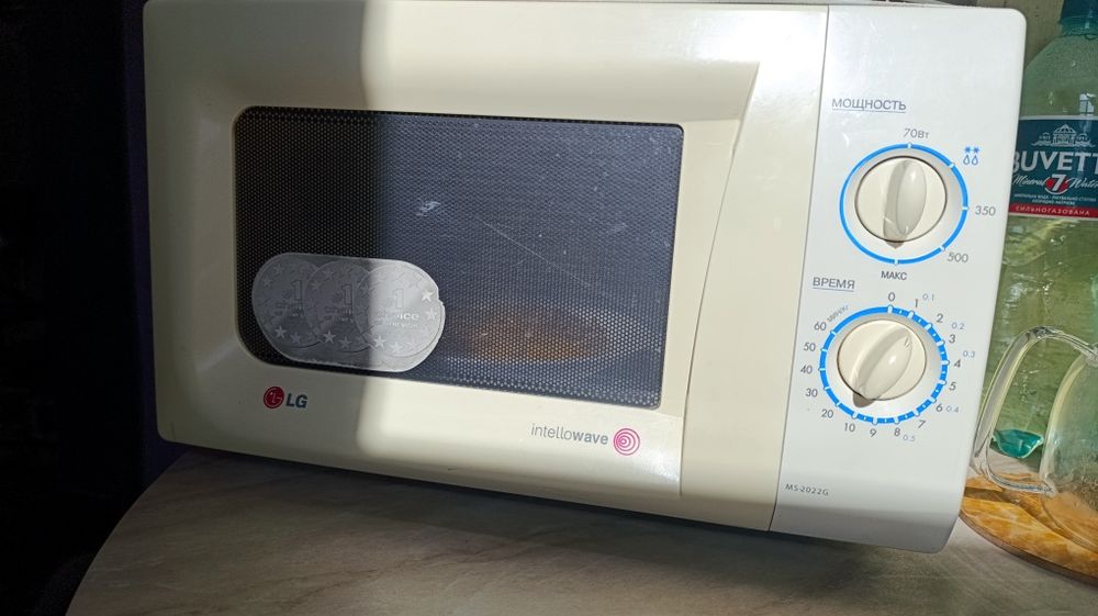 Мікрохвильова піч LG
