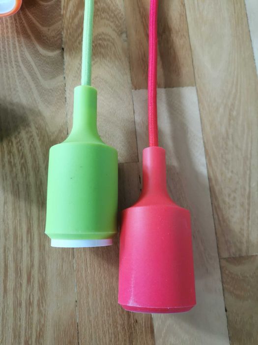 Lampa wisząca, żyrandol na 8 żarówek kolorowy