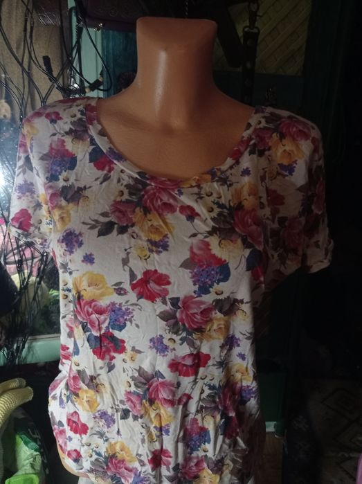 bawełniany t shirt w kwiaty XL