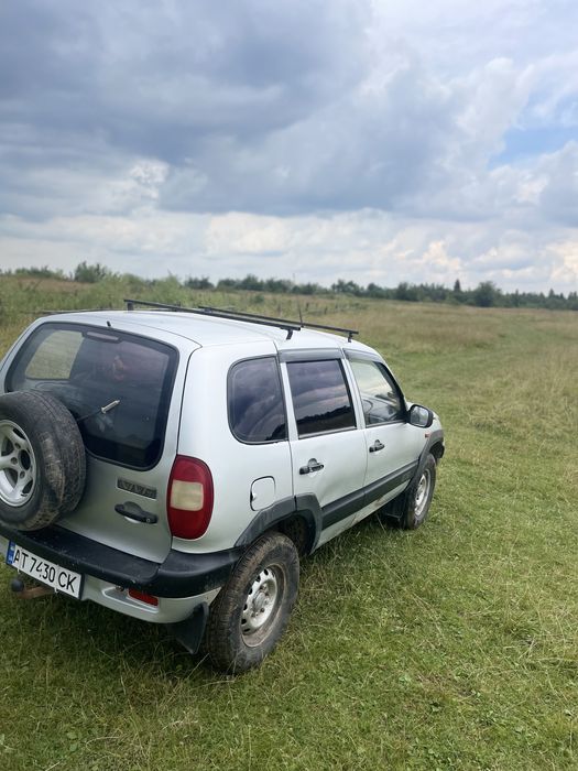 Машина файна ходова недавно зроблина передні полуосі поставилося нові