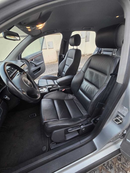 Audi A4 3.0 V6 Quattro – 220 CV | Caixa Automática | Excelente Estado