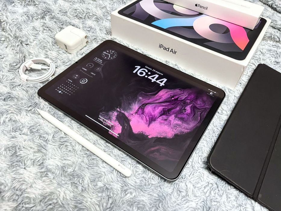 IPad Air 4 (64 gb) wi-fi, комплект + подарки! А2316