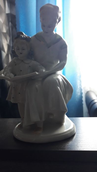 Продам фарфоровые статуэтку времен СССР