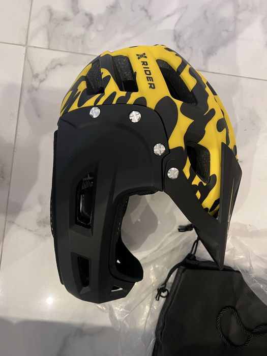 Kask MTB na hulajnoge rower cross enduro XRIDER XRFH003M Czarno-żółty Full Face z odkręcaną szczęką (rozmiar M)