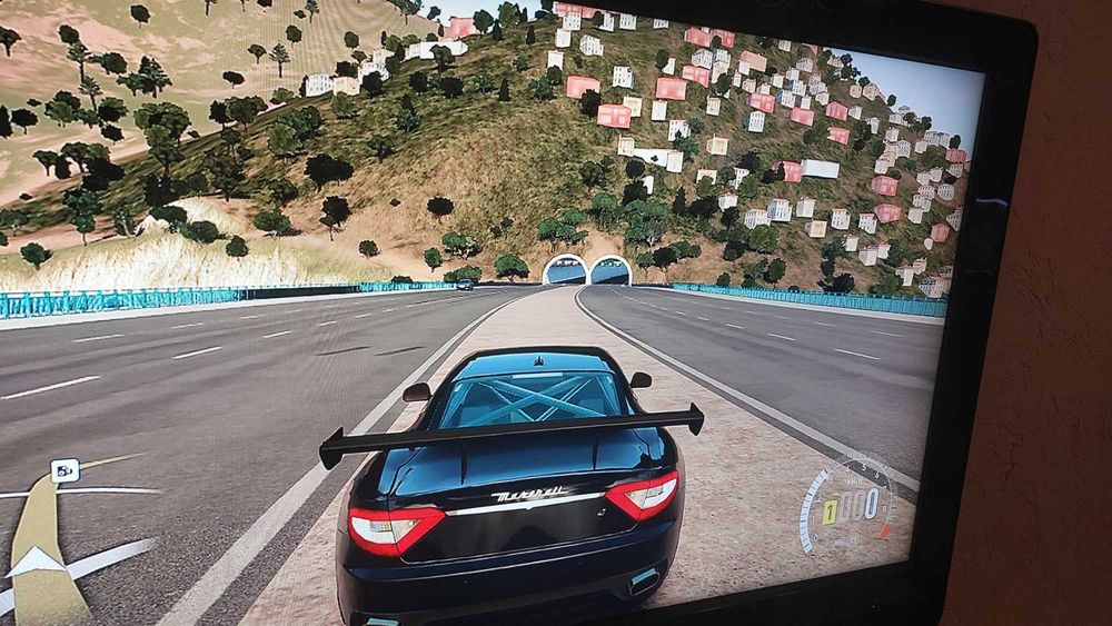 Zestaw Wyścigowy Xbox 360/PC: kierownica Ferrari+3 Gry Forza Horizon 2