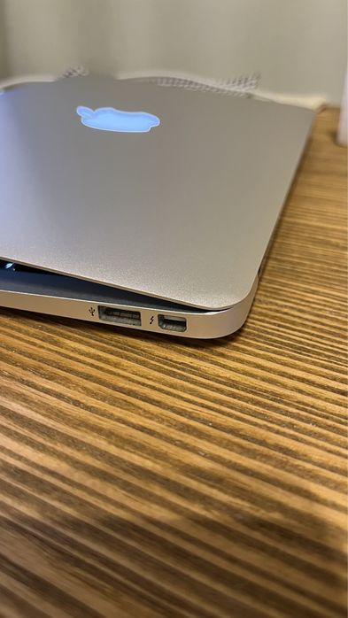 MacBook Air 11 A1465