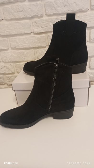 Zamszowe kowbojki damskie kolor czarny rozmiar od 36 do 41