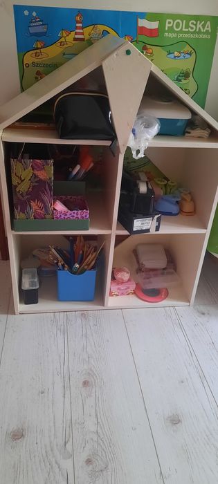 Domek lub półka na biurko