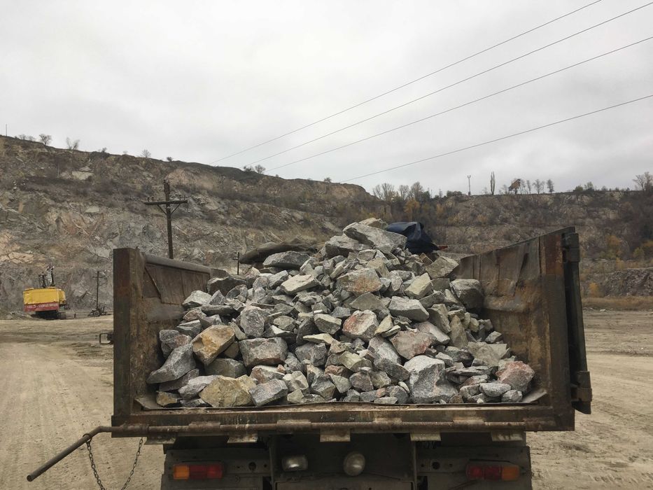 Шлак, песок, бут, щебень, отсев, чернозем, глина. Вывоз мусора.