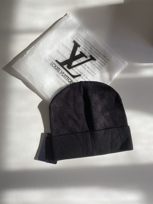 Gorro LV Preto com saco