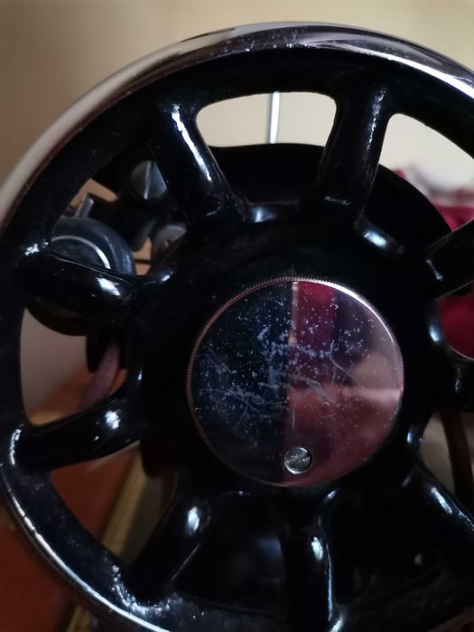 Máquina de costura Victoria