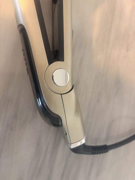 Secador/ alisador de cabelo a vapor