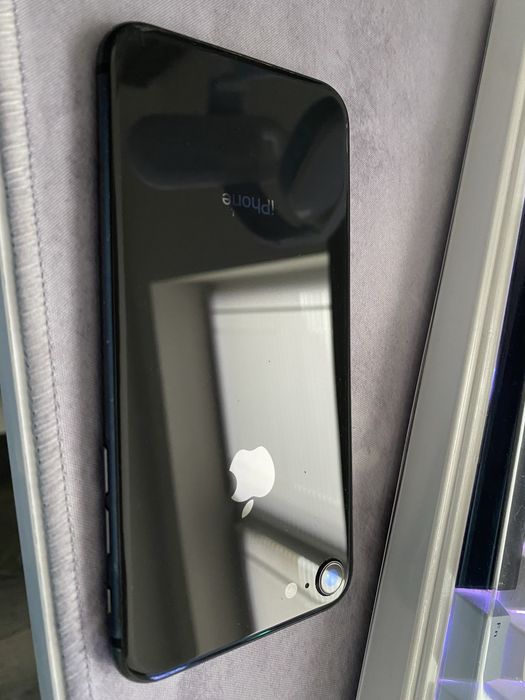 Заблокований Iphone 8 64gb NEVERLOCK