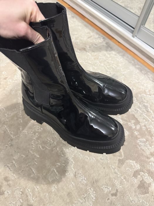 Черевики челсі жіночі натуральна шкіра , лак 39розмір