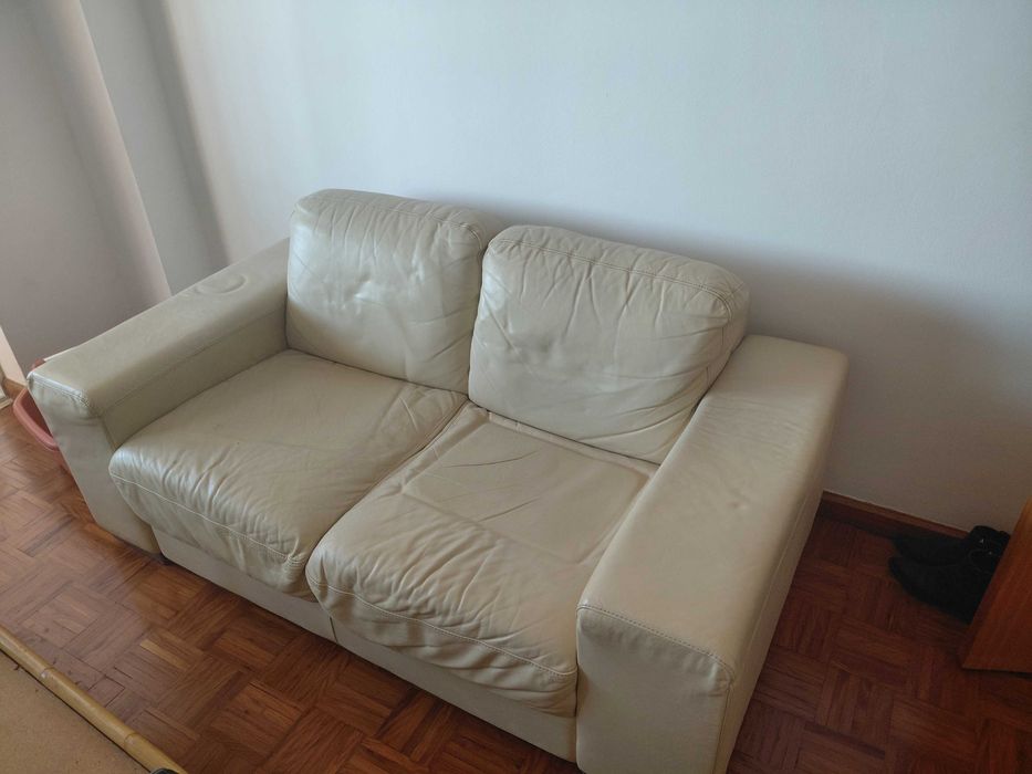Sofá Divani Divani 2 Lugares em Pele - 100€ (Negociável)