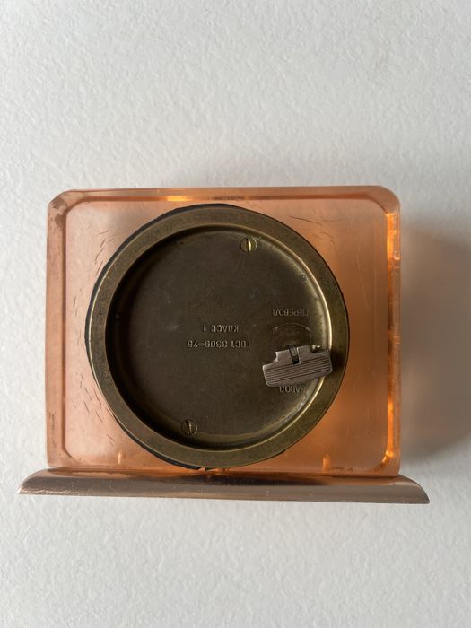 часы Молния оргстекло