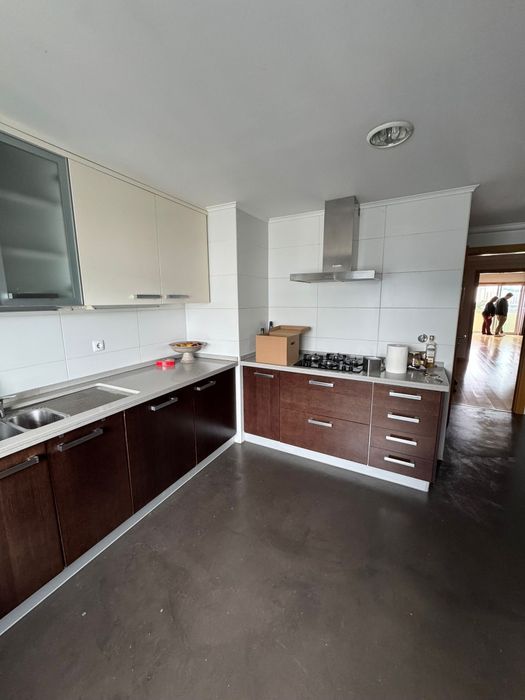 Portas de cozinha  em creme e vingue  2 em inox