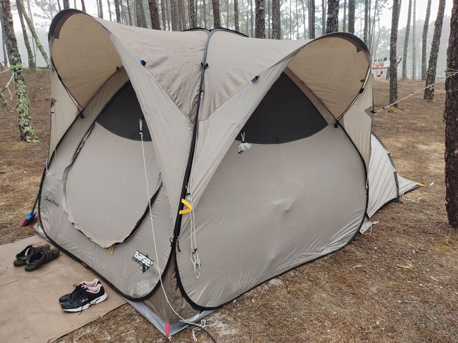 Mal com mesa e cadeiras dobrável