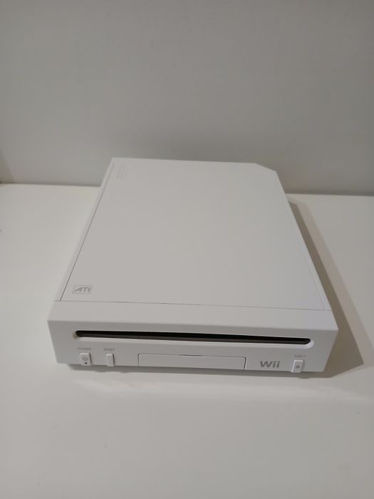Consola Nintendo Wii branca com acessórios e jogos