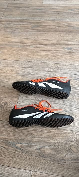 Męskie turfy Adidas Predator, model Club TF (