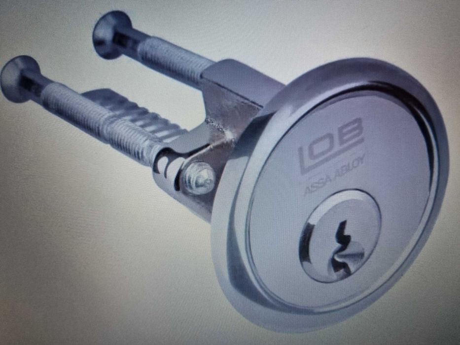 Naprawa zamków drzwiowych ,wkładek .Naprawa drzwi ,okien - SOLIDNIE