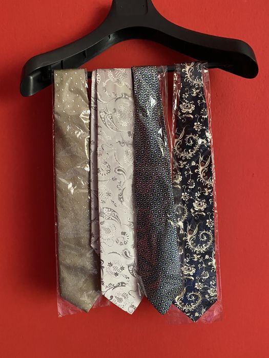 Zestaw nowych Krawatów