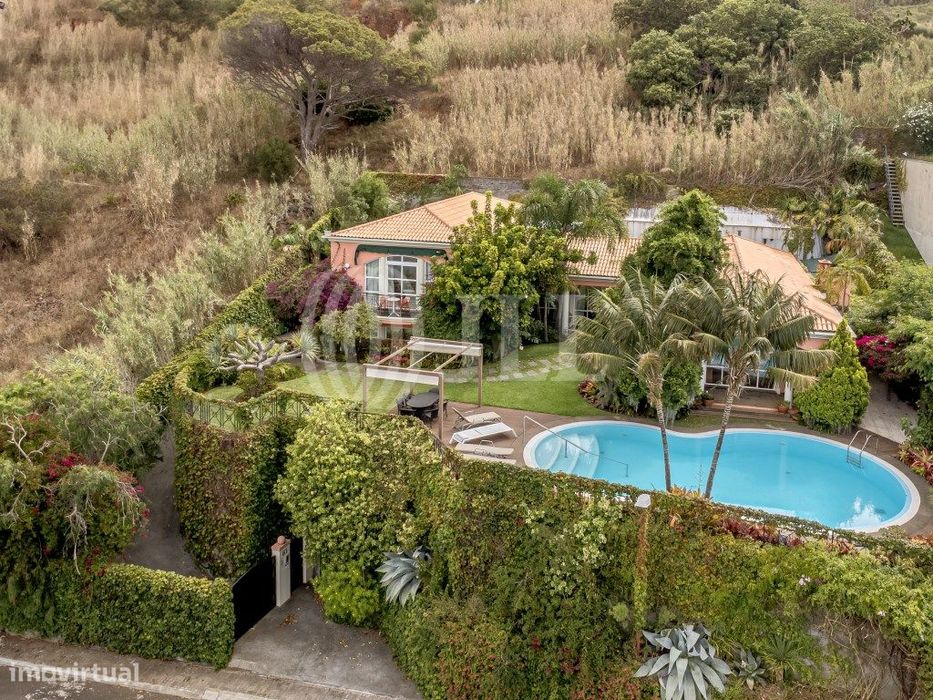 Moradia T4 com piscina e garagem, em S.Gonçalo|Neves