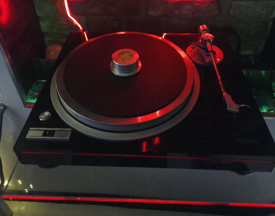 Gramofon Kenwood KD-700D
