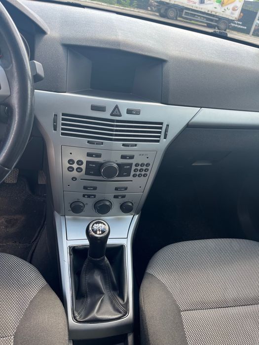 Авто Opel Astra H