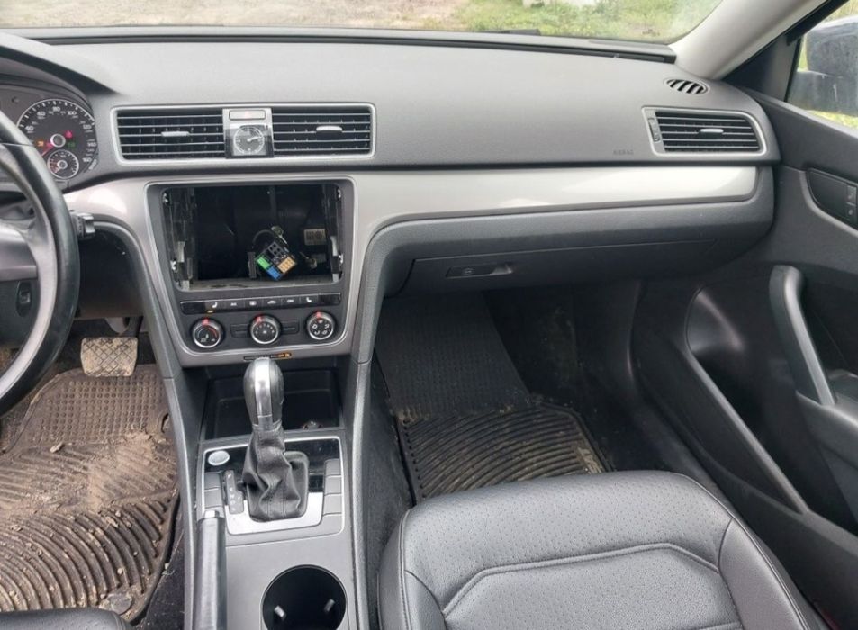 Vw passat b7 usa na części silnik 1.8 tsi cpk skrzynia ntj kolor lh5x