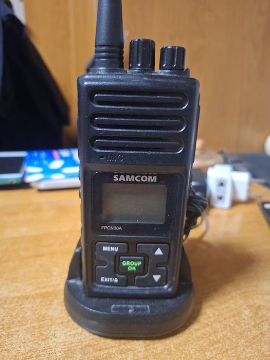Рация SAMCOM.FPCN30A. В рабочем состоянии.