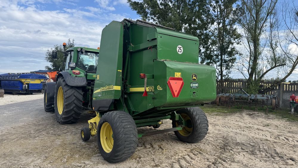 Prasa pasowa zmiennokomorowa John Deere 592 MaxiCut
