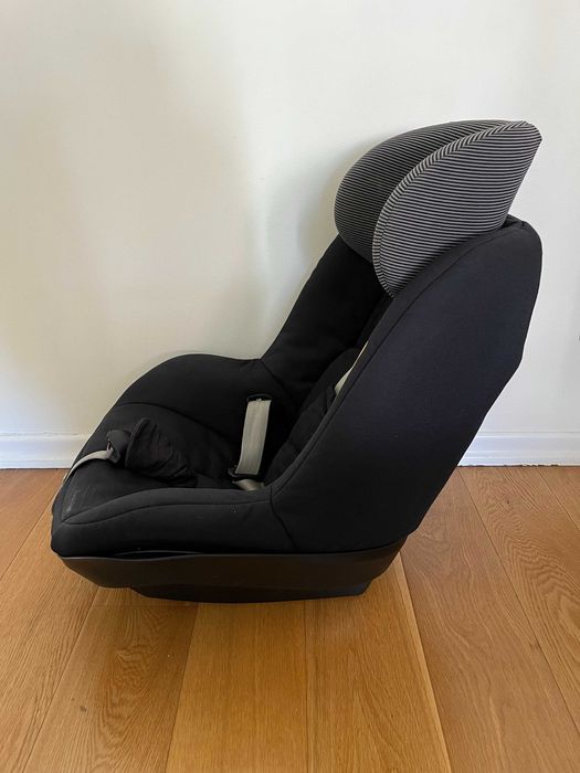 Conjunto ovo, base e cadeira auto Bebe Confort usado, em bom estado