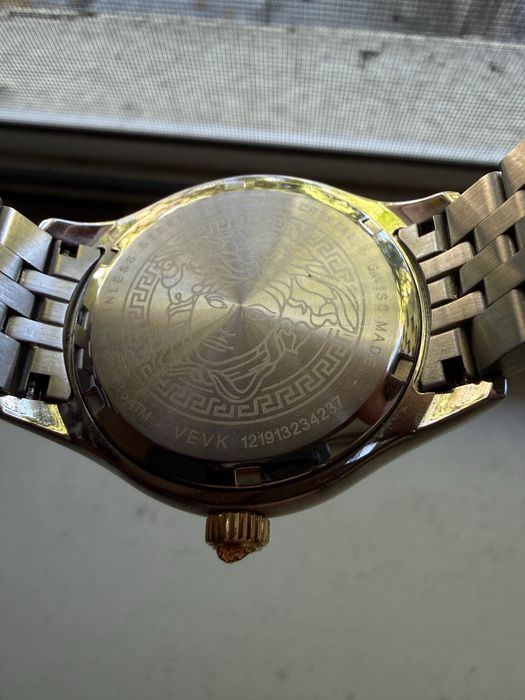 Мужские часы VERSACE Hellenyium с черным циферблатом