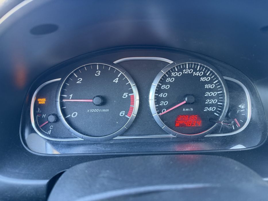 Mazda 6  -vendo ou troco