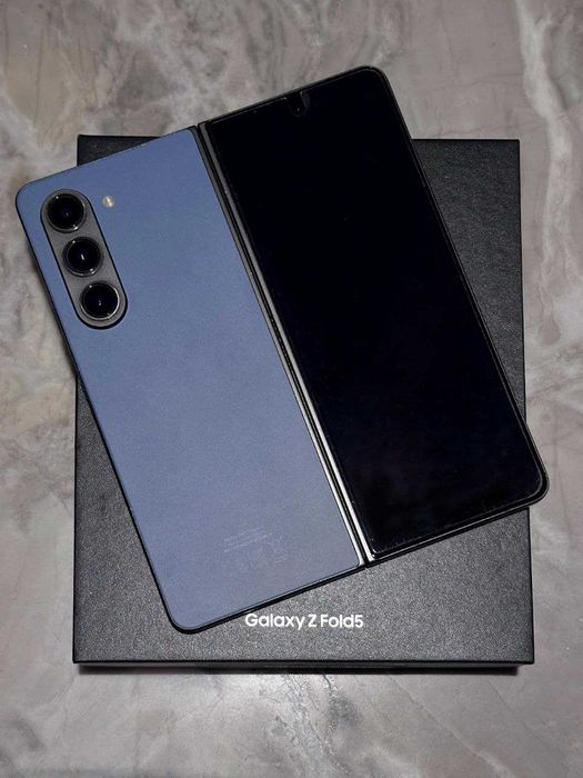 Samsung Galaxy Z Fold 5
