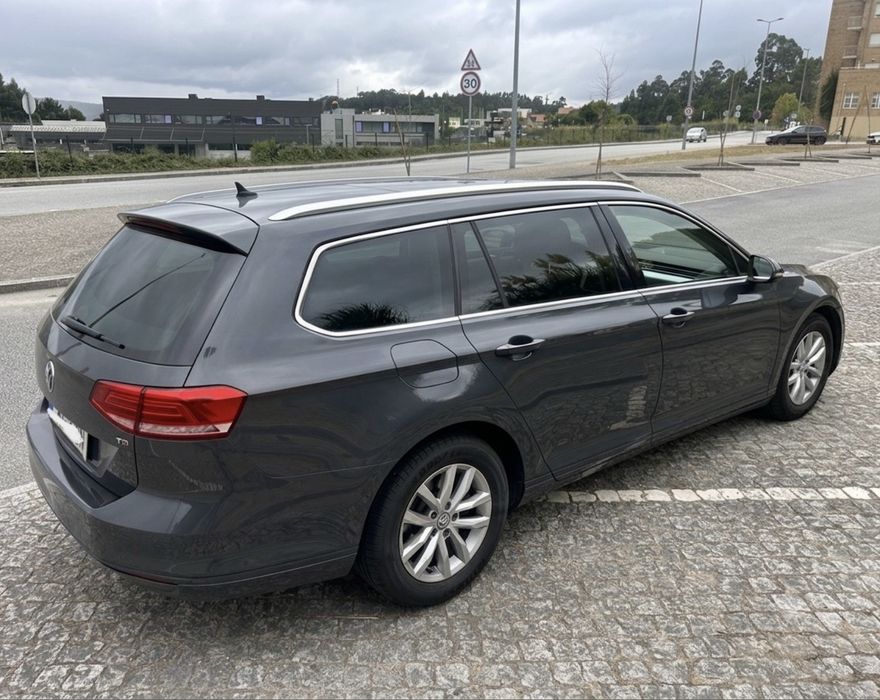 VW Passat Variant 1.6 TDI DSG | ACC | Teto Panorâmico | Bancos Elétricos/Massagem | Mala Elétrica