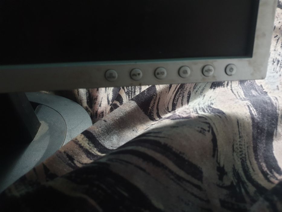 Продаю монитор для компа на запчасти розрешеніе 1440 на 900