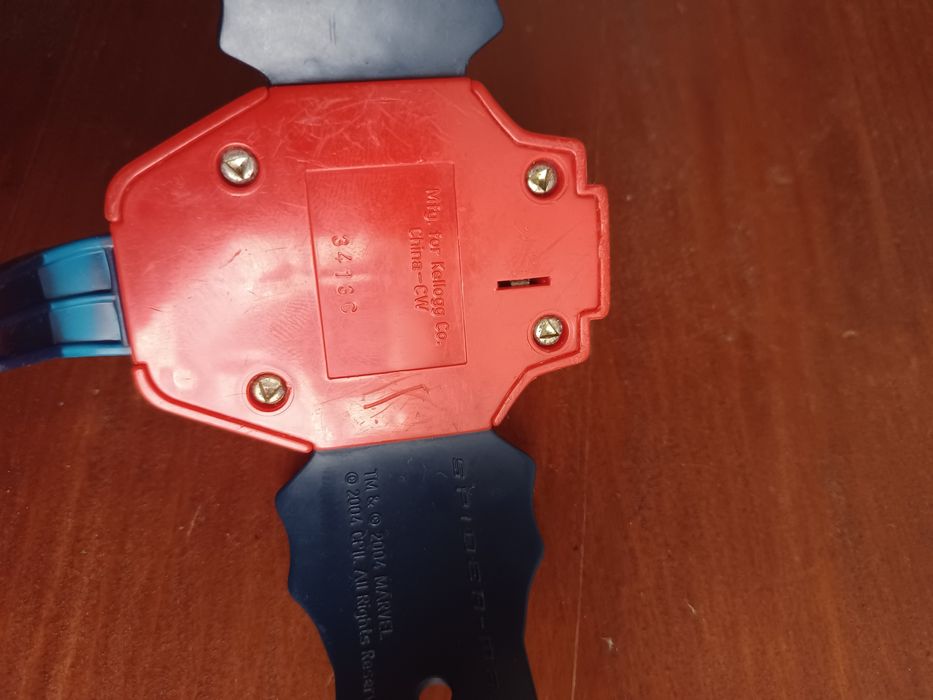 Lança teias do "Spider-Man 2" ano 2004