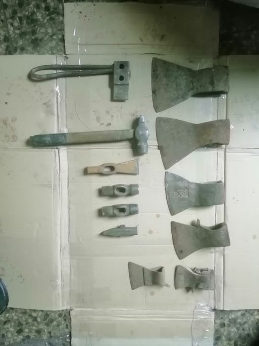 Продам топор молоток