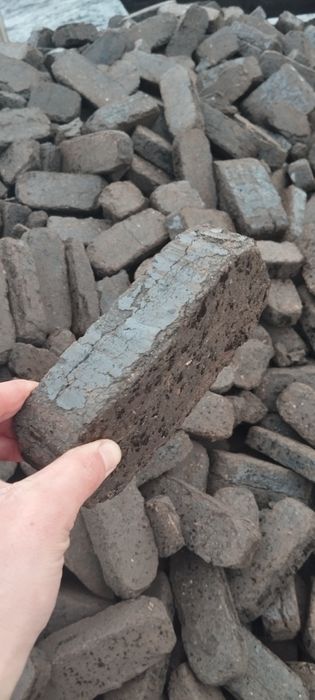 Чорнозем, баласт, пісок, щебінь, торфобрикети