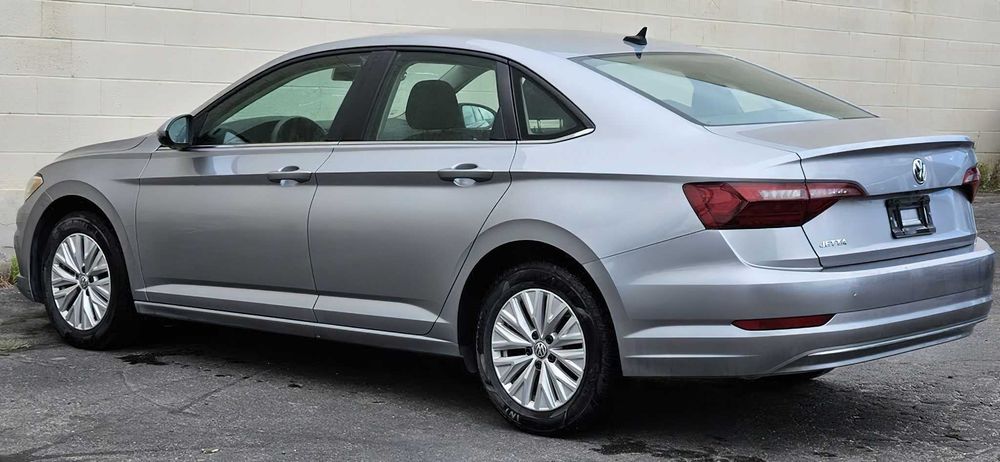 Volkswagen Jetta      2020