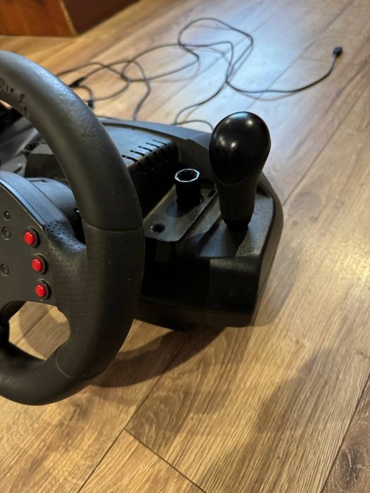 Кермо Logitech MOMO Racing 
Тільки по предоплаті