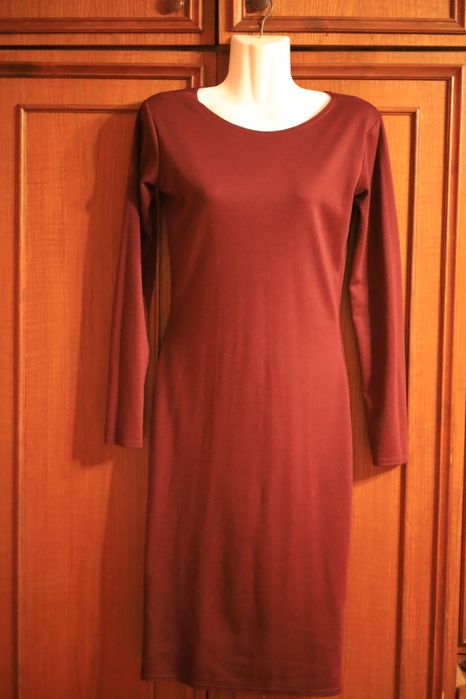 Сукня бордового кольору