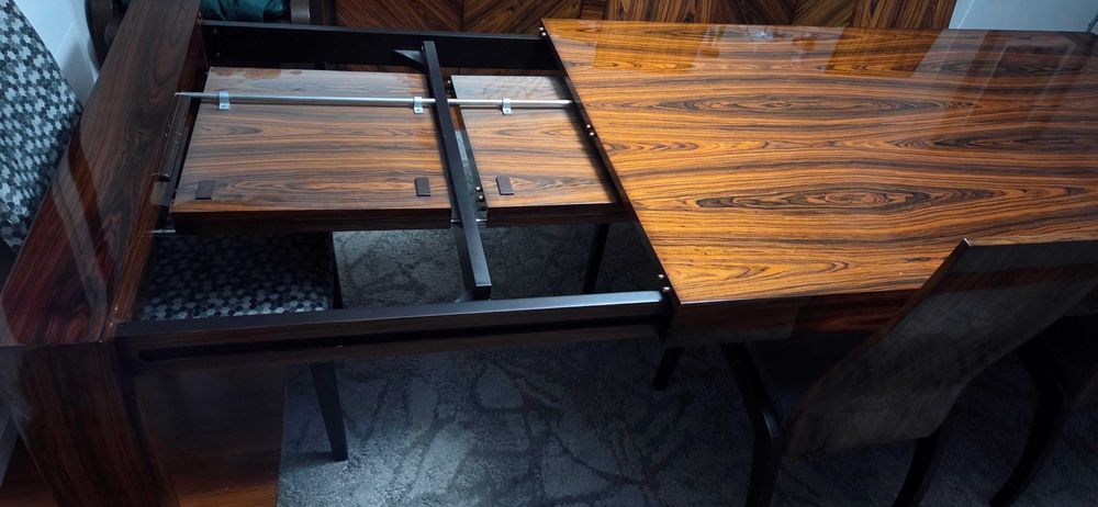 Mesa em Pau Ferro c\ 6 cadeiras - Madeira maciça