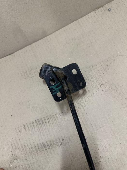 Кріплення запасного колеса hyundai santa fe 2019рік