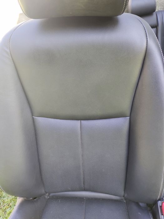 Автосидіння чорна шкіра Infiniti Q50 HYBRID -2014 комплект підлокітник