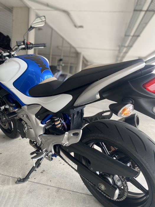 Suzuki SFV 650 Gladius