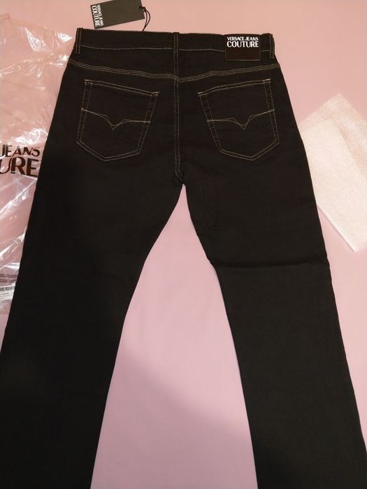 Wyprzedaż spodnie męskie Versace Jeans Couture.